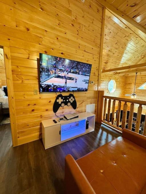New! Indoor Pool/Ps 5/Hot Tub/Parkway Villa Pigeon Forge Eksteriør billede