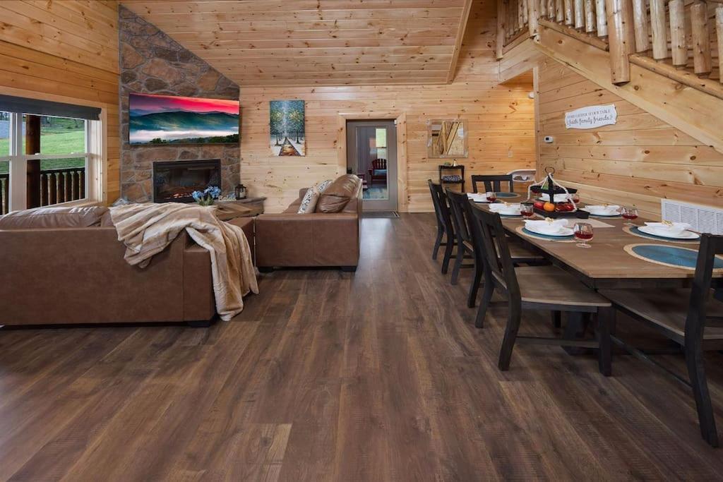 New! Indoor Pool/Ps 5/Hot Tub/Parkway Villa Pigeon Forge Eksteriør billede