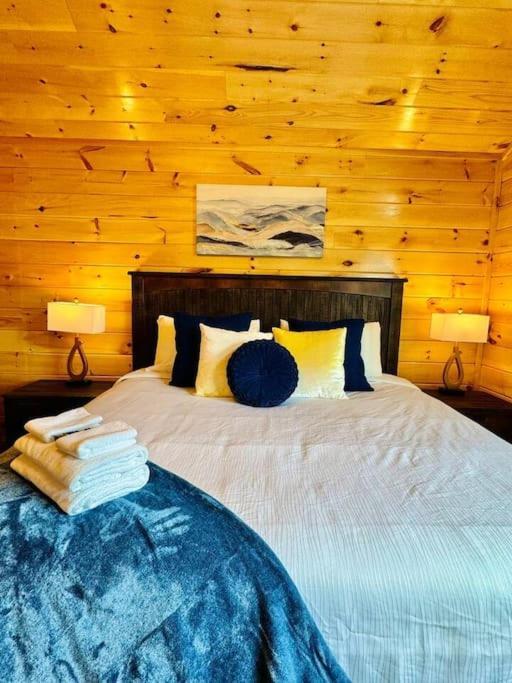 New! Indoor Pool/Ps 5/Hot Tub/Parkway Villa Pigeon Forge Eksteriør billede