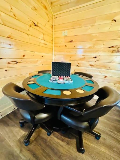 New! Indoor Pool/Ps 5/Hot Tub/Parkway Villa Pigeon Forge Eksteriør billede