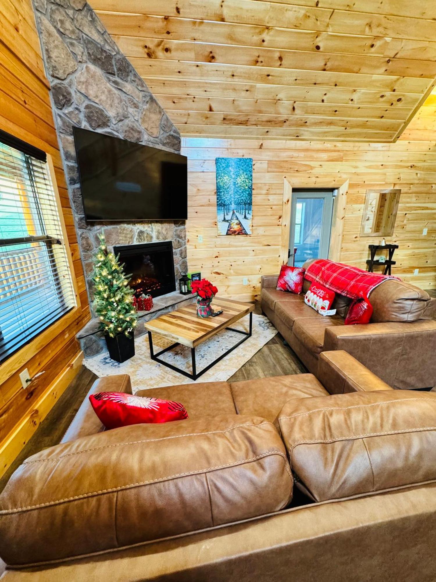 New! Indoor Pool/Ps 5/Hot Tub/Parkway Villa Pigeon Forge Eksteriør billede